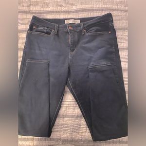 Levi’s Women’s Dark Wash Skinny Jean